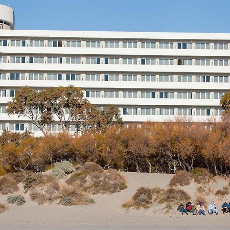 Rayentray Grand Hotel Puerto Madryn Buitenkant foto