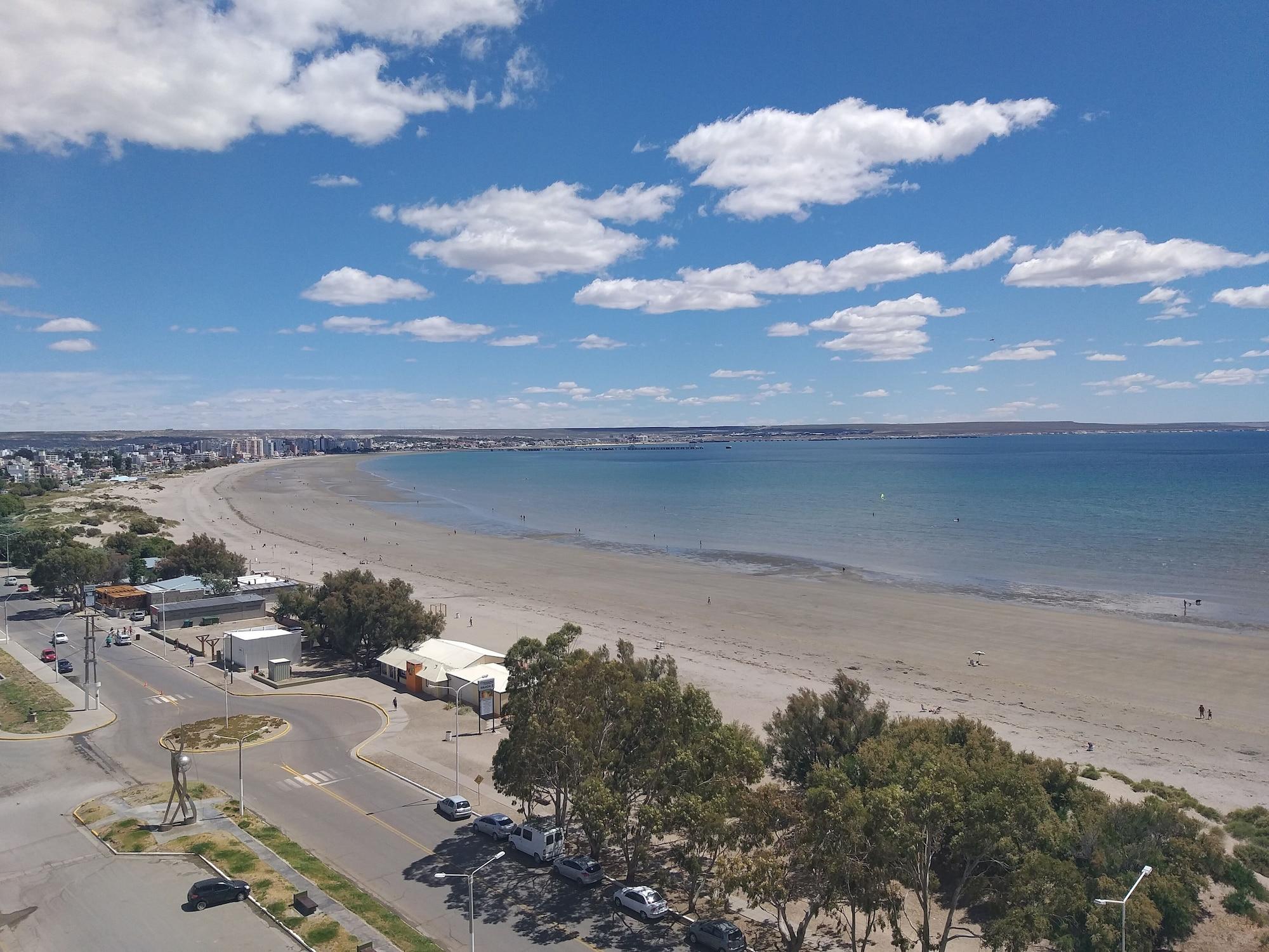 Rayentray Grand Hotel Puerto Madryn Buitenkant foto