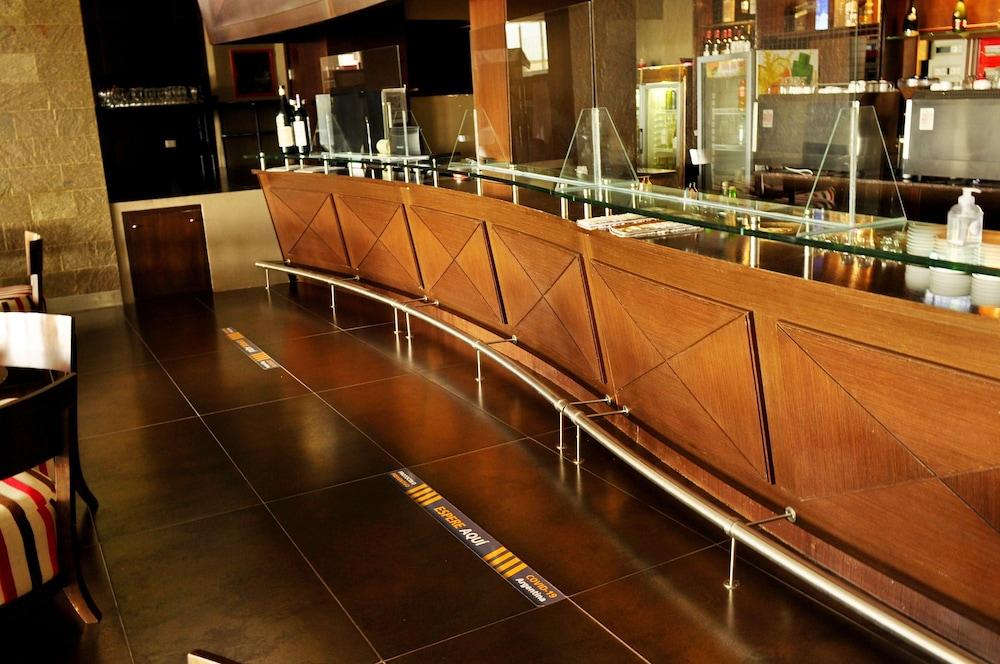 Rayentray Grand Hotel Puerto Madryn Buitenkant foto