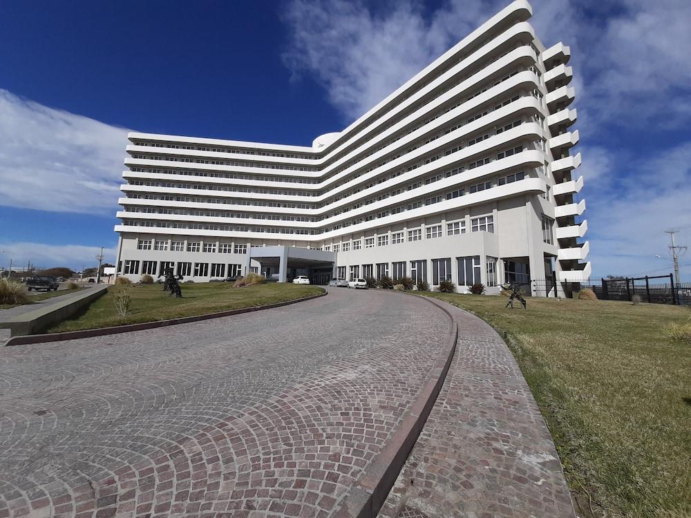 Rayentray Grand Hotel Puerto Madryn Buitenkant foto