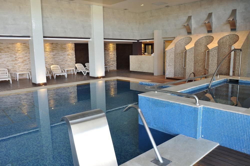 Rayentray Grand Hotel Puerto Madryn Buitenkant foto