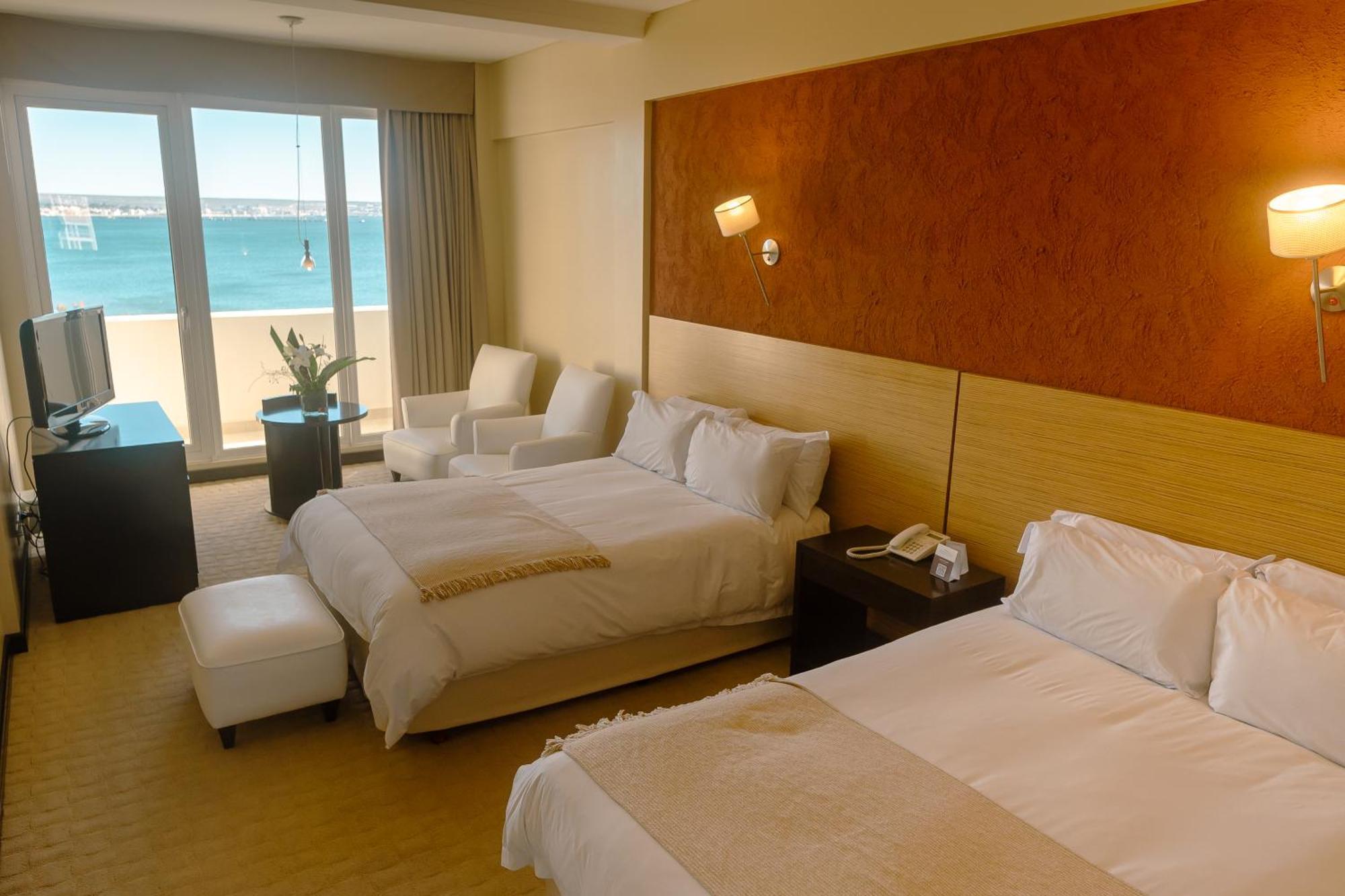 Rayentray Grand Hotel Puerto Madryn Buitenkant foto