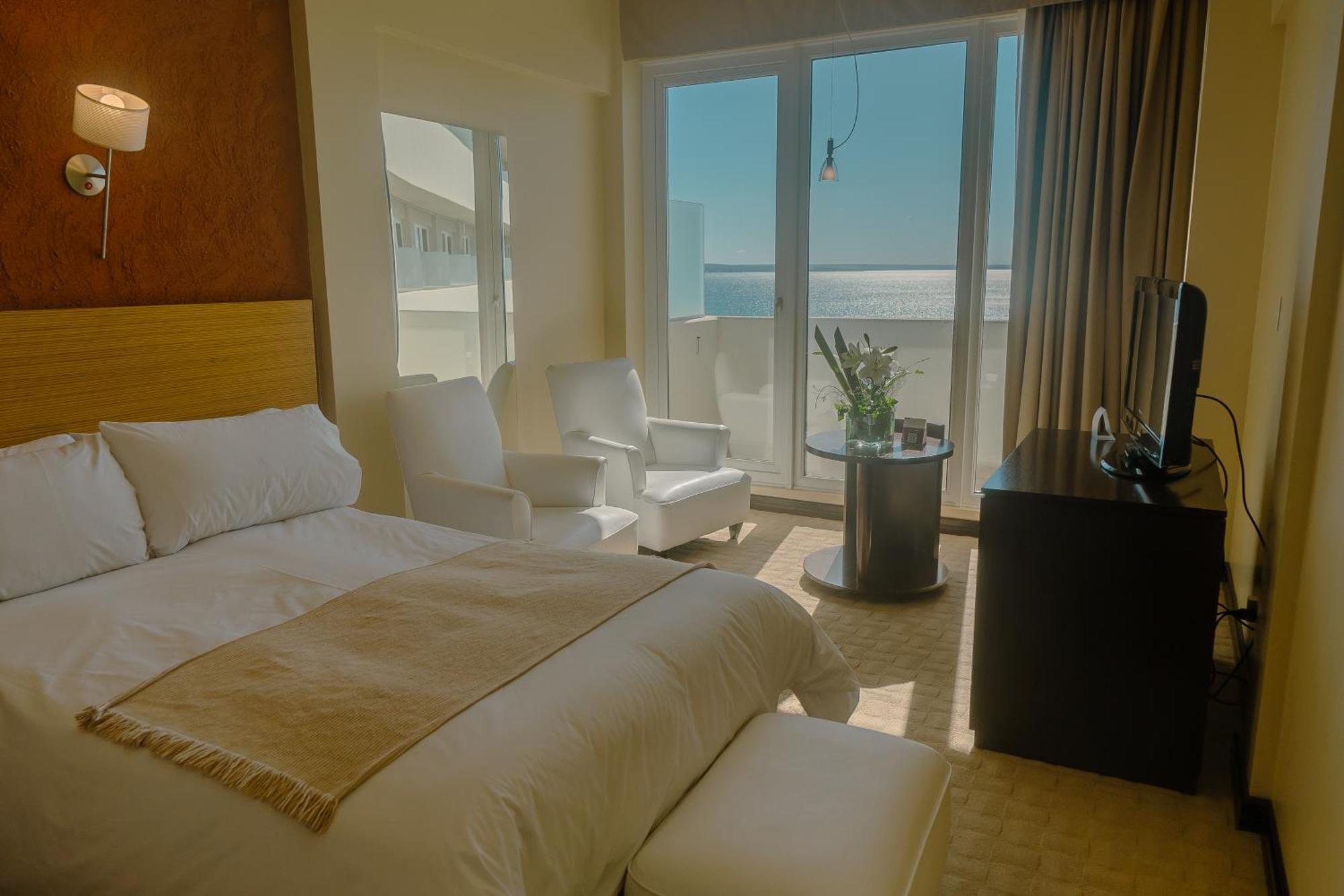 Rayentray Grand Hotel Puerto Madryn Buitenkant foto