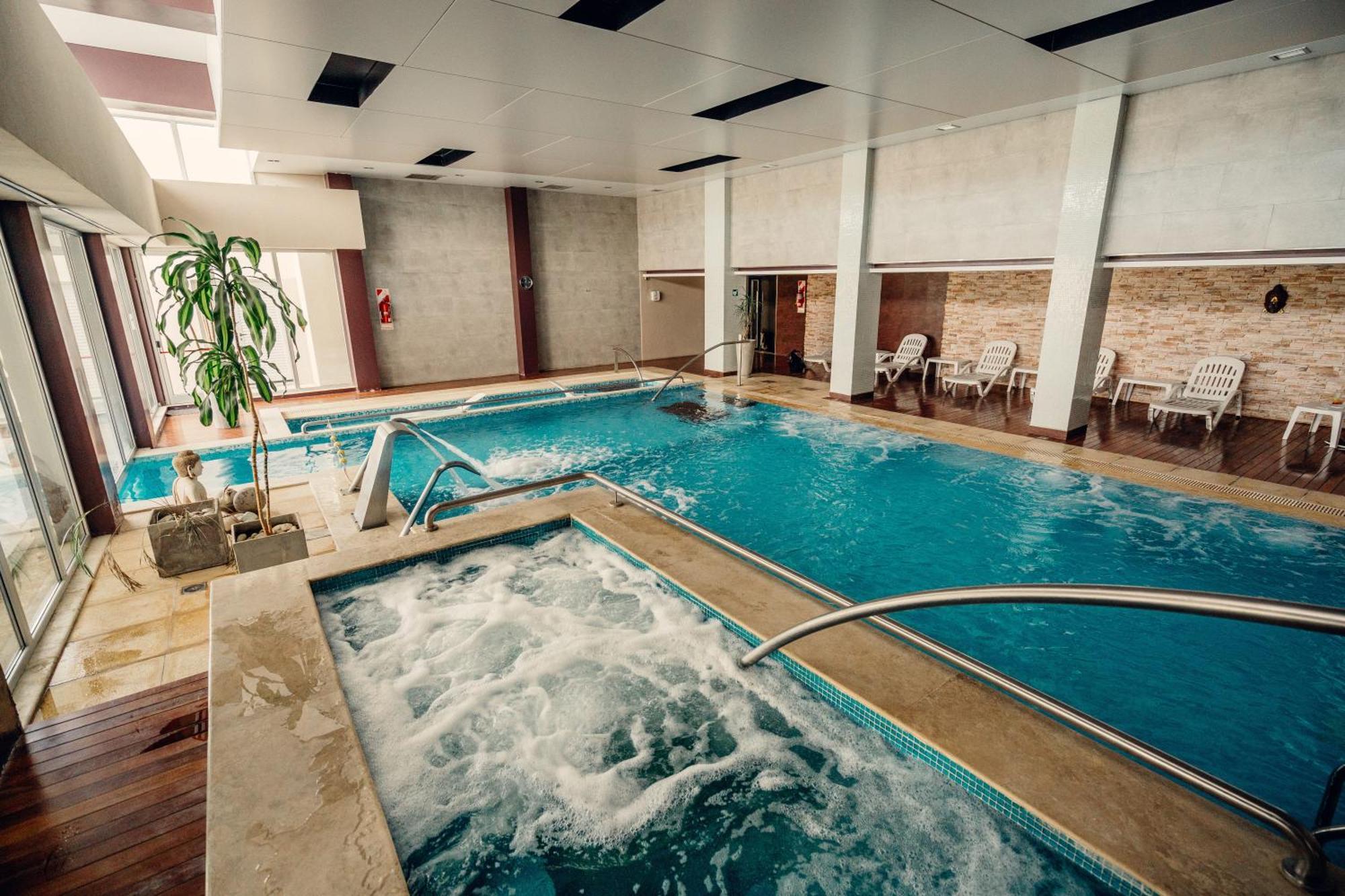 Rayentray Grand Hotel Puerto Madryn Buitenkant foto