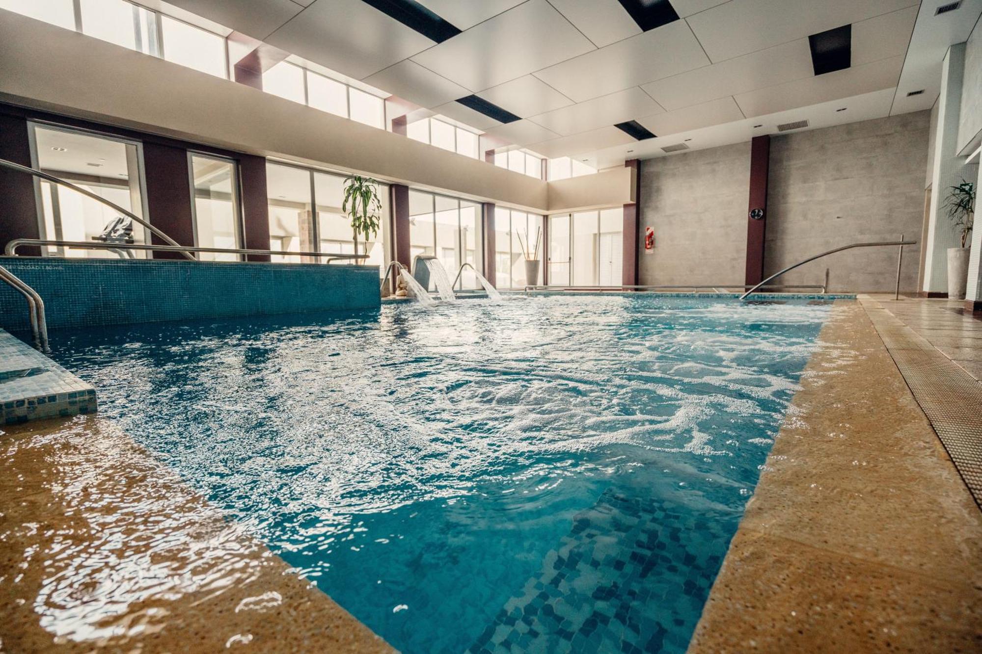 Rayentray Grand Hotel Puerto Madryn Buitenkant foto
