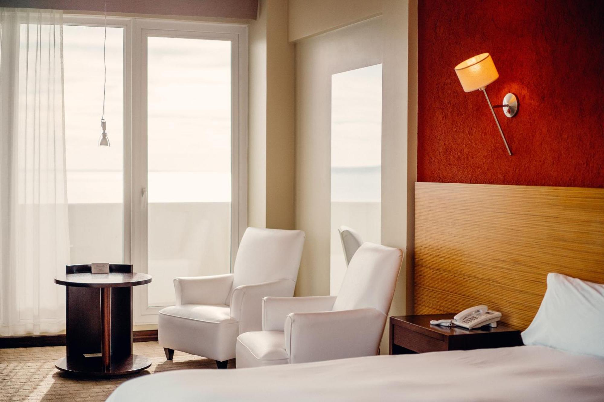Rayentray Grand Hotel Puerto Madryn Buitenkant foto