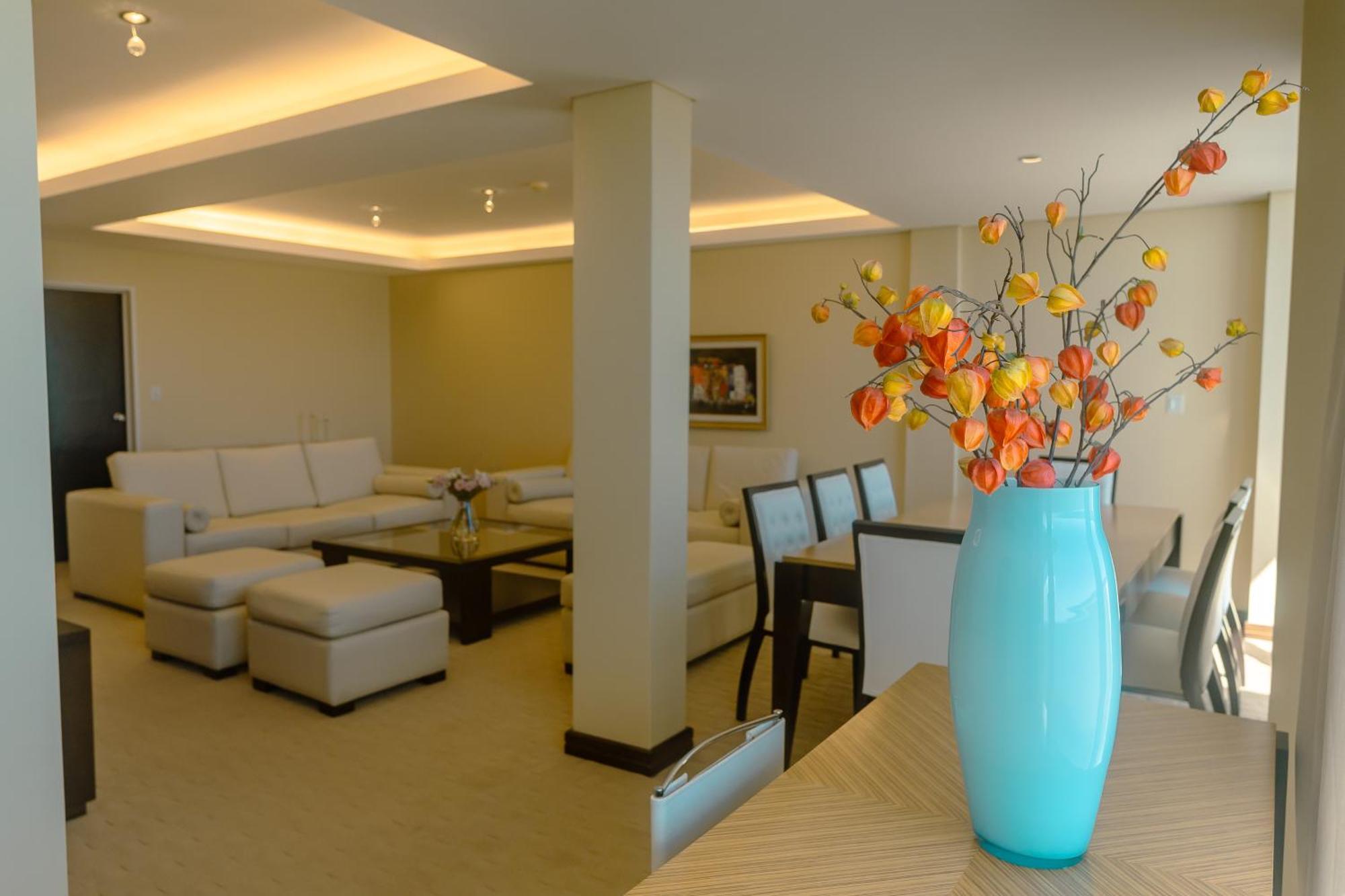 Rayentray Grand Hotel Puerto Madryn Buitenkant foto