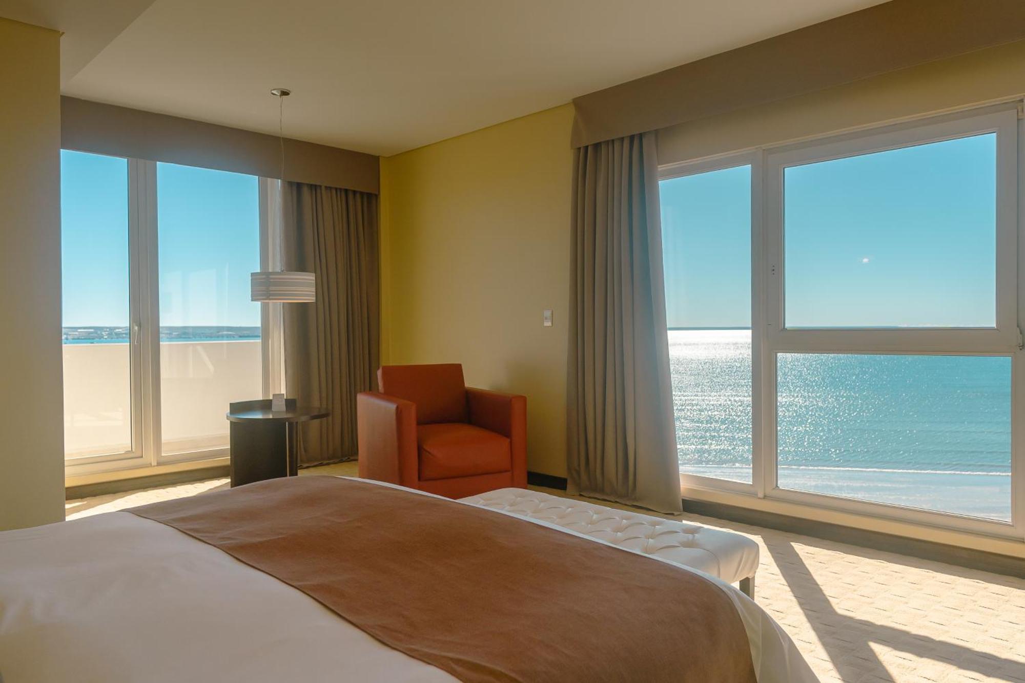 Rayentray Grand Hotel Puerto Madryn Buitenkant foto