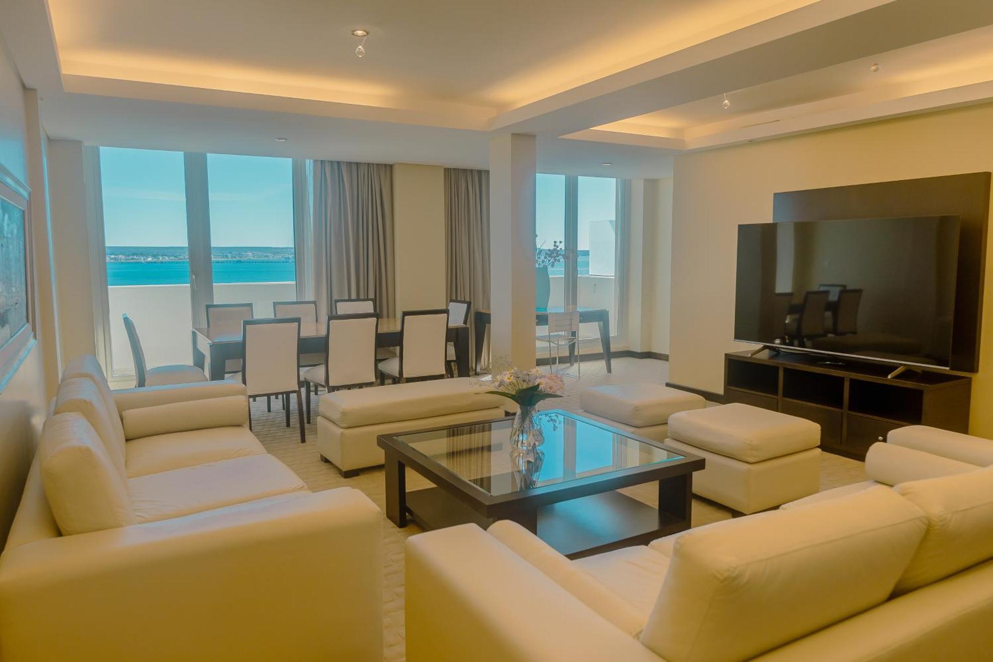 Rayentray Grand Hotel Puerto Madryn Buitenkant foto