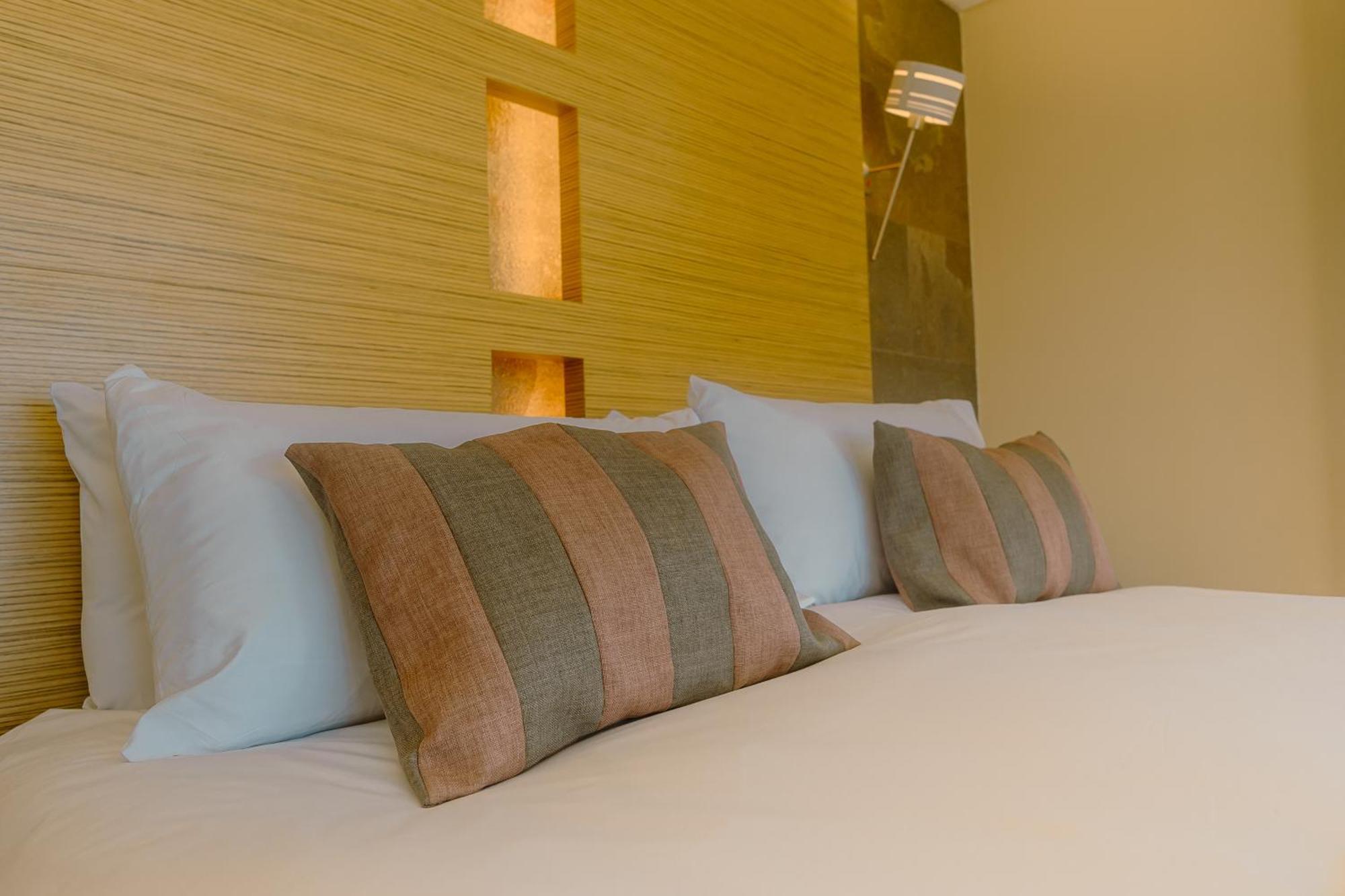 Rayentray Grand Hotel Puerto Madryn Buitenkant foto