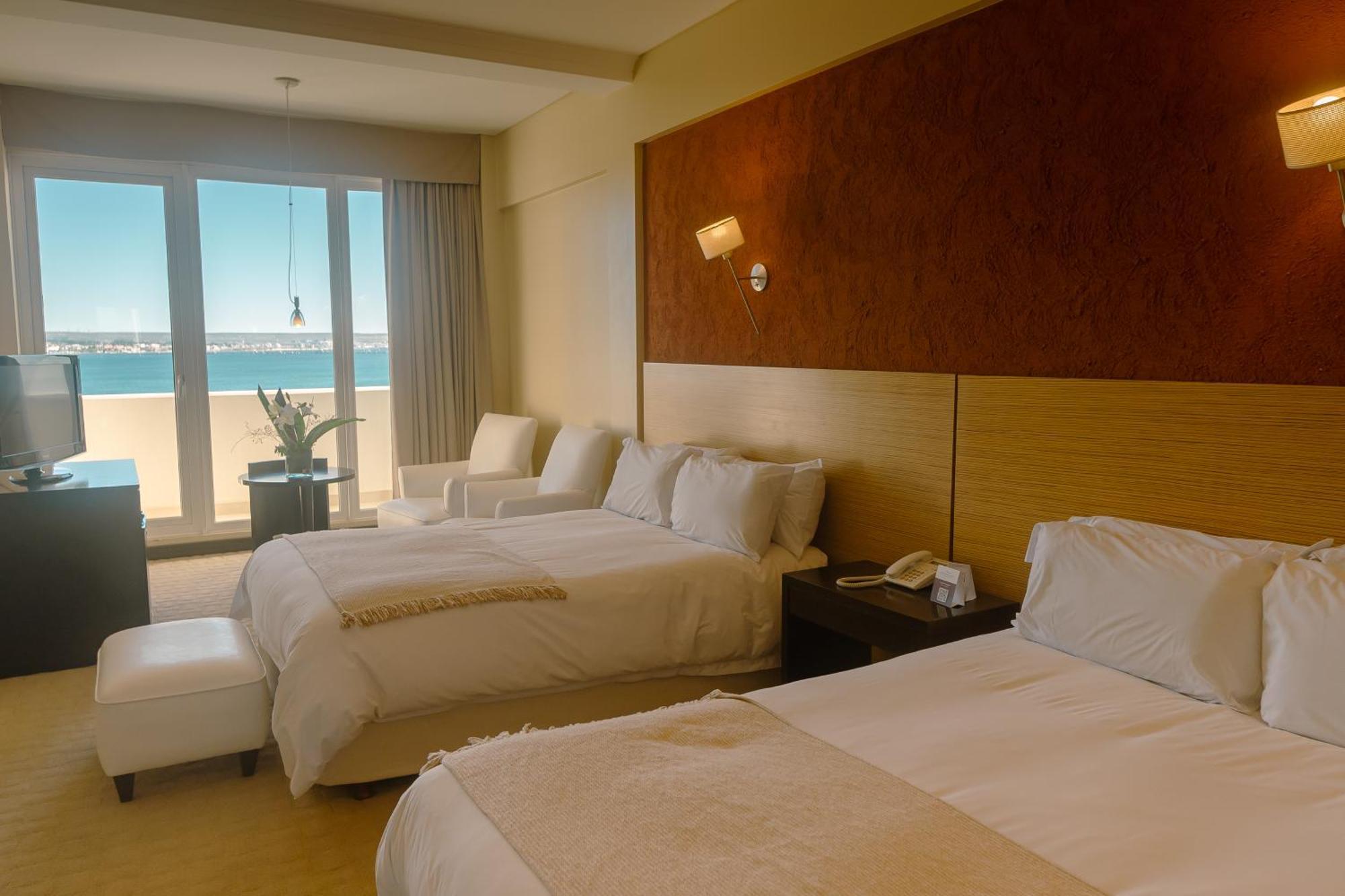Rayentray Grand Hotel Puerto Madryn Buitenkant foto