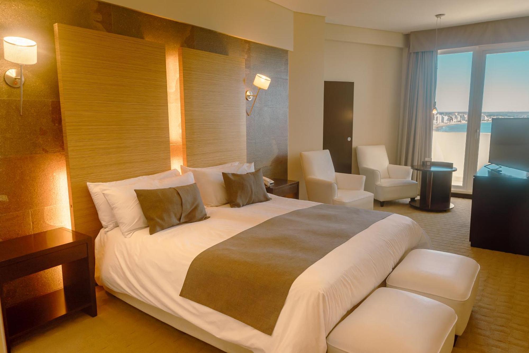 Rayentray Grand Hotel Puerto Madryn Buitenkant foto