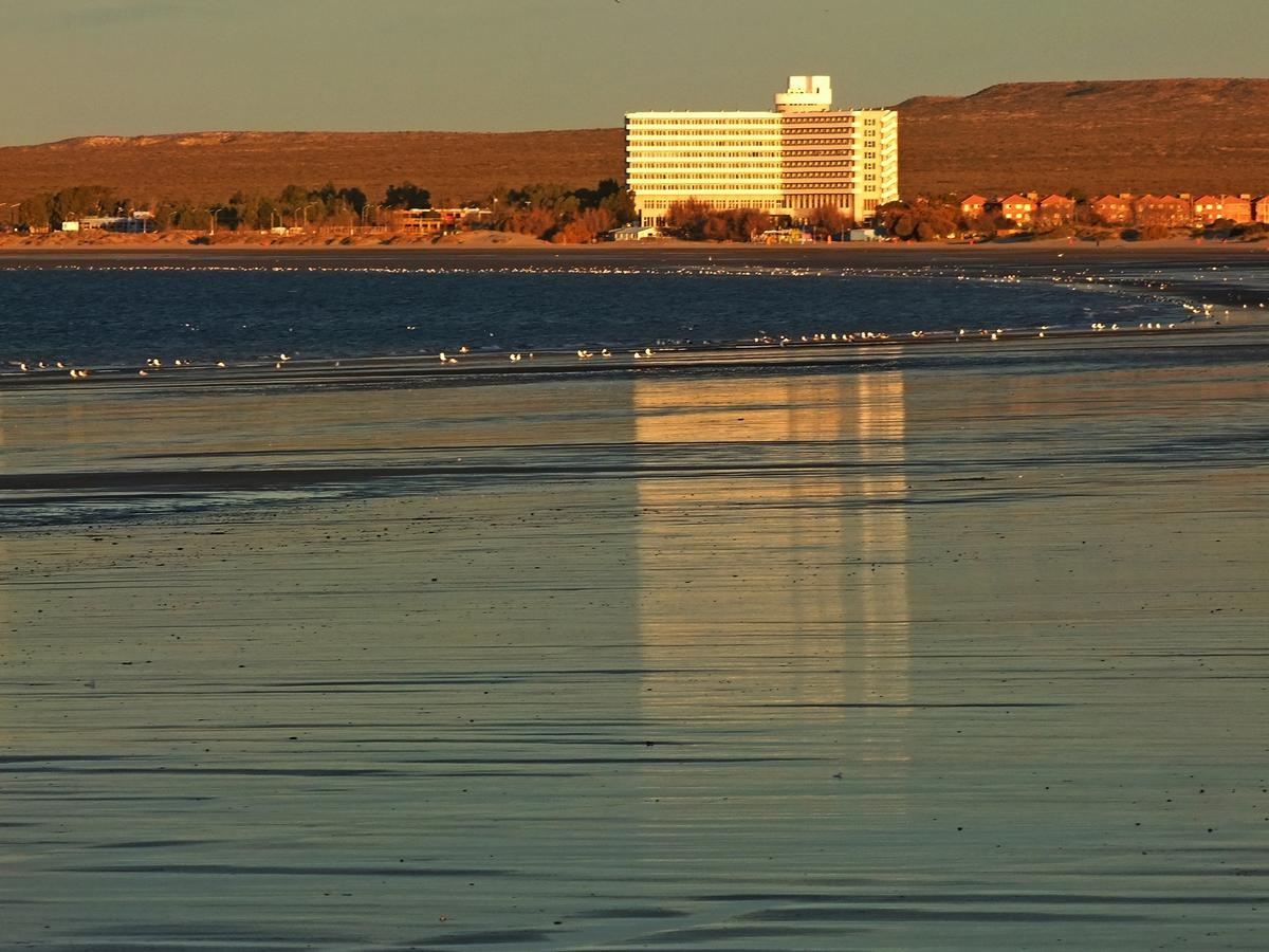 Rayentray Grand Hotel Puerto Madryn Buitenkant foto